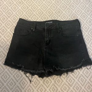 Umgee black jean shorts